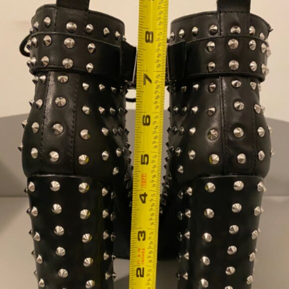Gianni Bini Rhiannen Studded Chunky Lug Sole Booties - Picture 3 of 5